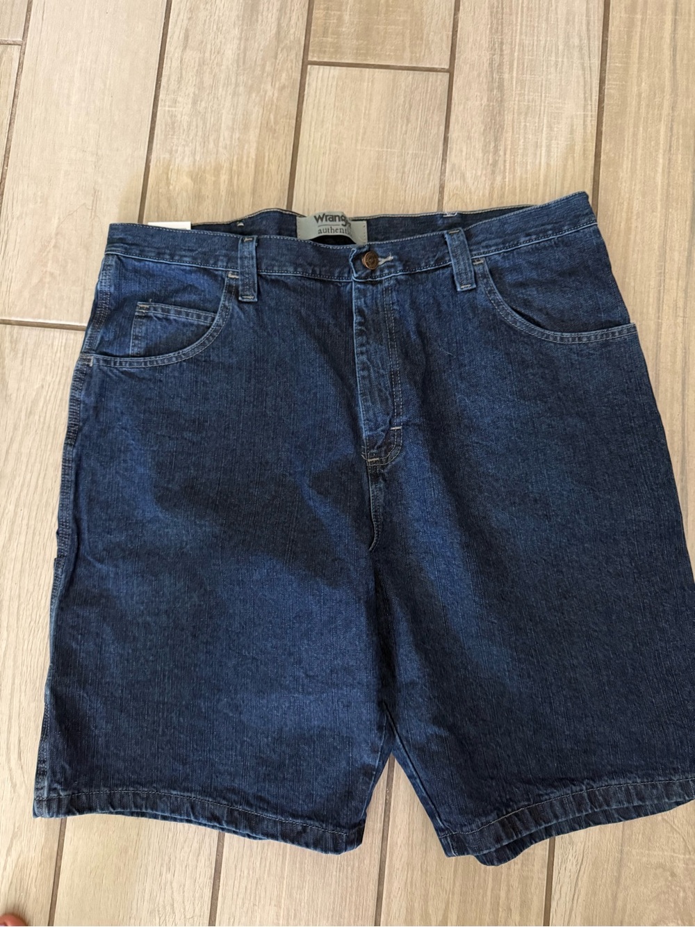 Wrangler Men's Dark Blue Denim Work Shorts size 40 BNWT